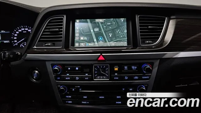 Genesis G80 2016 thumb 10