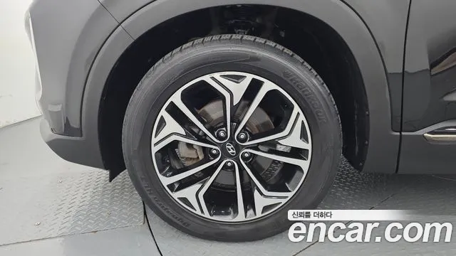 Hyundai Santa Fe 2019 thumb 7