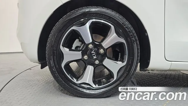 Kia Ray 2015 thumb 8