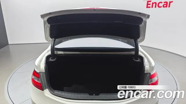 Hyundai Grandeur 2013 thumb 9