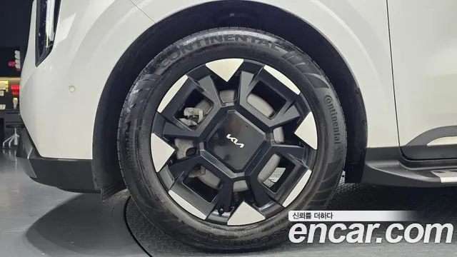 Kia Carnival 2024 thumb 8