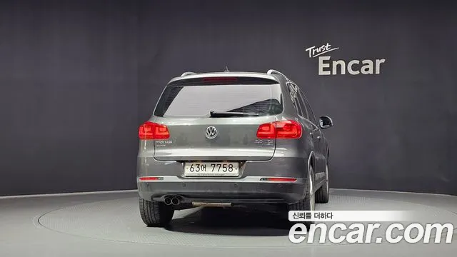 Volkswagen Tiguan 2012 thumb 2