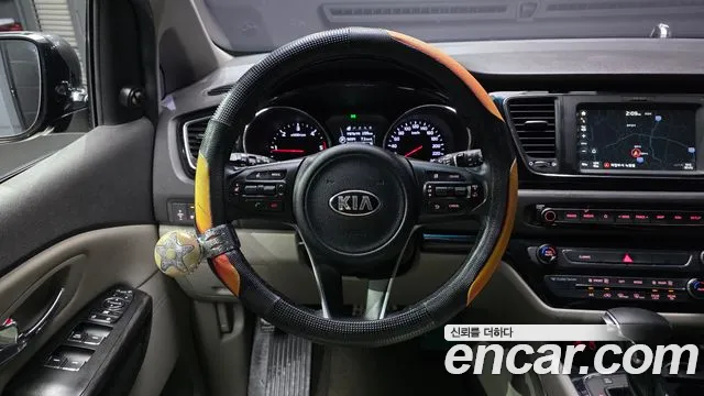 Kia Carnival 2018 thumb 9