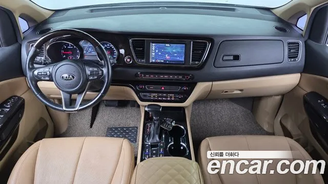 Kia Carnival 2019 thumb 3