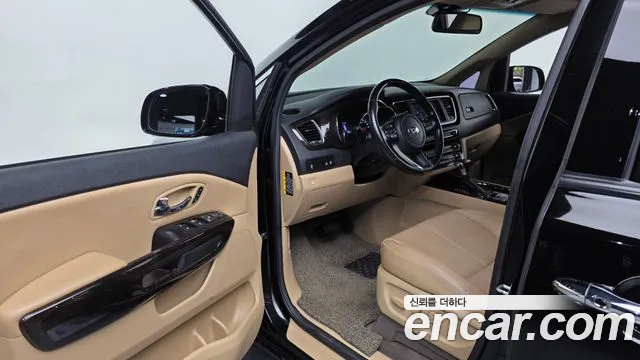 Kia Carnival 2019 thumb 9