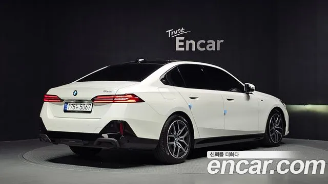 BMW 5 серии 2025 thumb 9