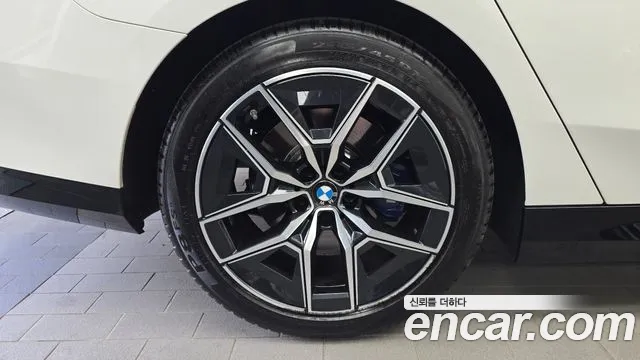 BMW 5 серии 2025 thumb 11