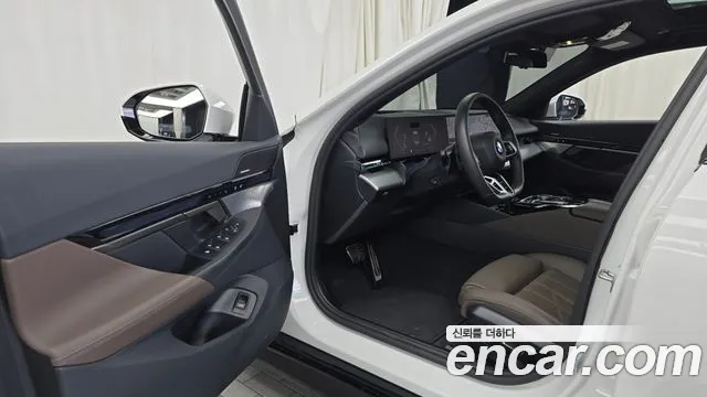 BMW 5 серии 2025 thumb 4