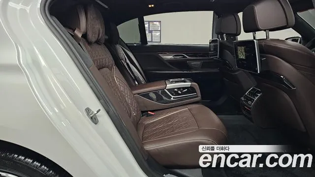 BMW 7 серии 2022 thumb 3