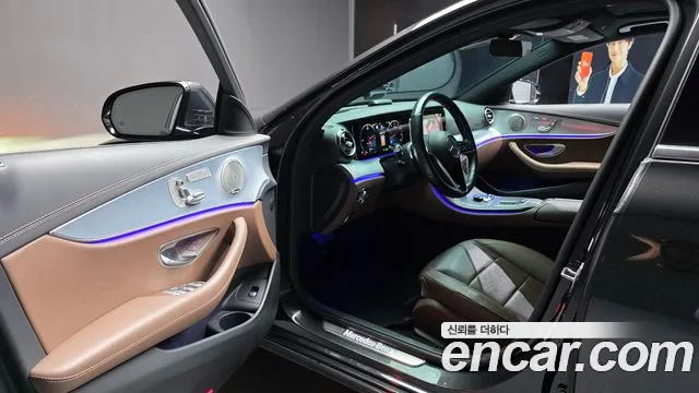 Mercedes-Benz E-Class 2021 thumb 6