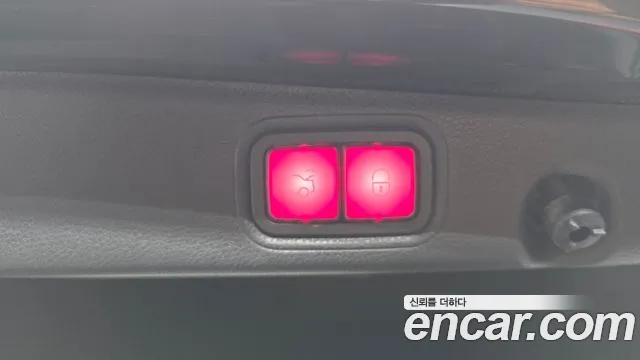 Mercedes-Benz E-Class 2021 thumb 9