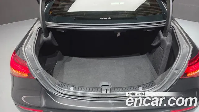 Mercedes-Benz E-Class 2021 thumb 3