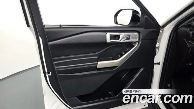 Ford Explorer 2020 thumb 4