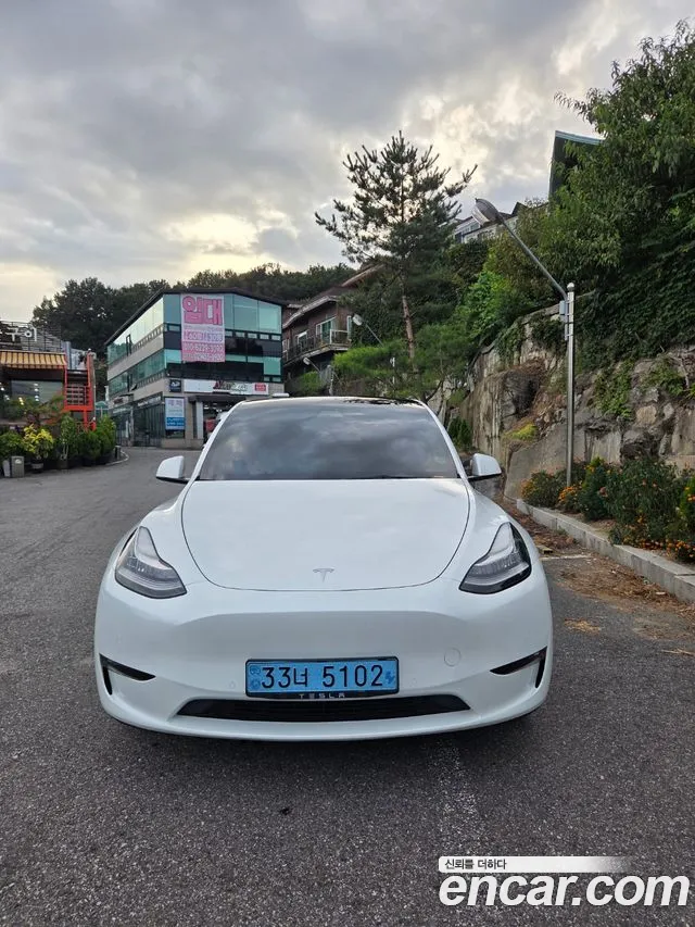 Tesla Model Y 2022 thumb 8