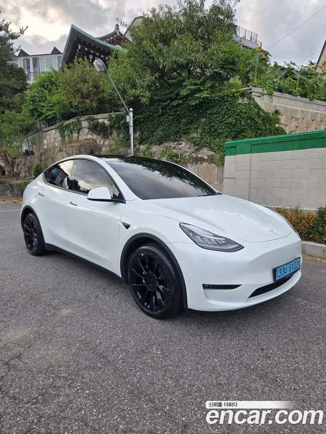 Tesla Model Y 2022 thumb 4
