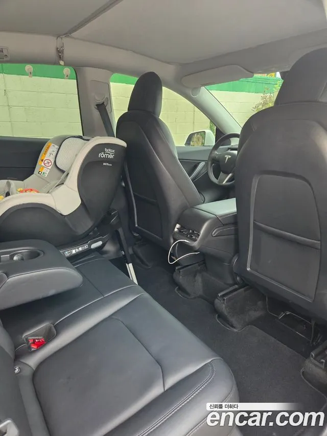 Tesla Model Y 2022 thumb 3