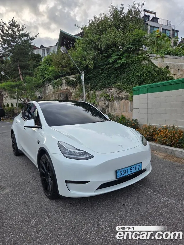 Tesla Model Y 2022 thumb 5