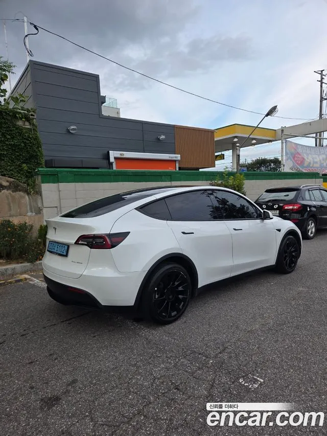 Tesla Model Y 2022 thumb 9