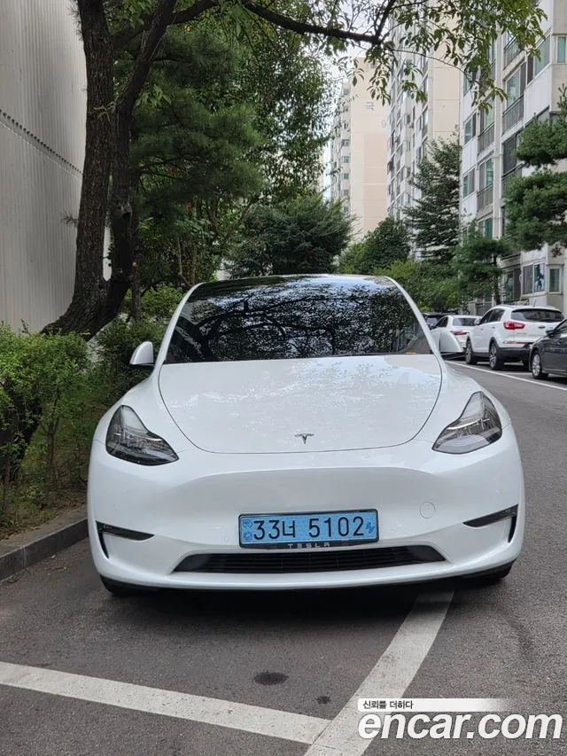Tesla Model Y 2022 thumb 10