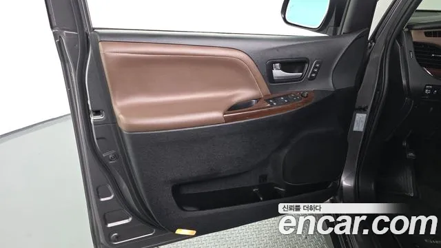 Toyota Sienna 2019 thumb 8
