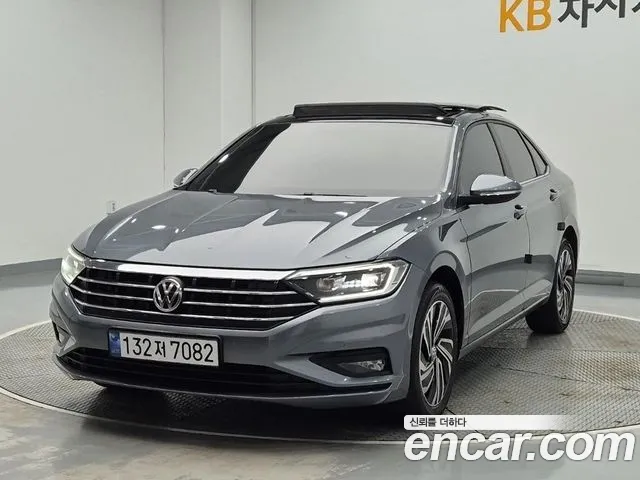Volkswagen Jetta 2020 thumb 3