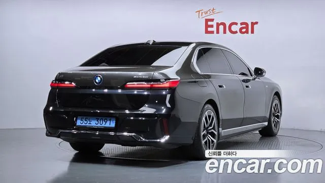 BMW i7 2024 thumb 7