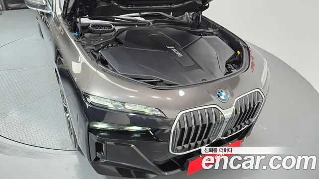 BMW i7 2024 thumb 9