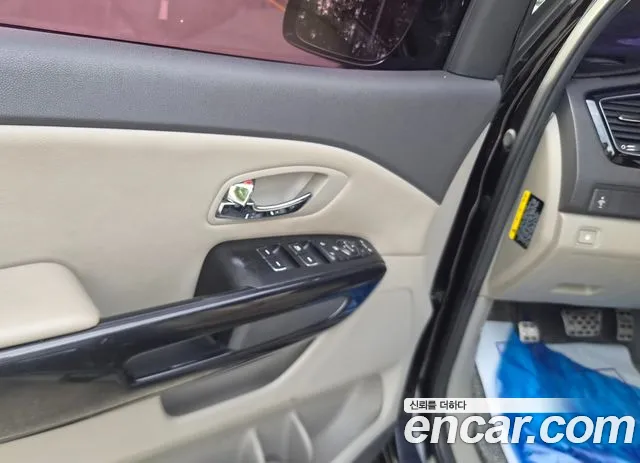 Kia Carnival 2017 thumb 11