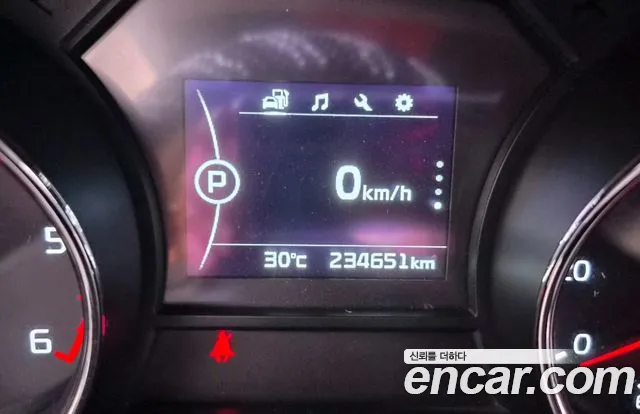 Kia Carnival 2017 thumb 2