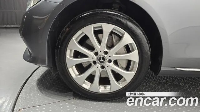 Mercedes-Benz E-Класс 2020 thumb 4
