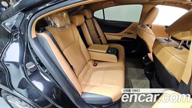 Lexus ES 2022 thumb 6