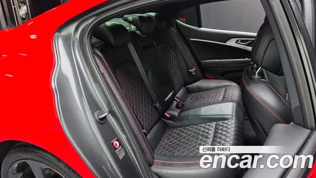 Genesis G70 2019 thumb 12