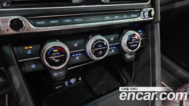 Genesis G70 2019 thumb 10