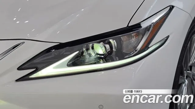 Lexus ES 2023 thumb 4