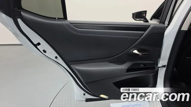 Lexus ES 2023 thumb 5