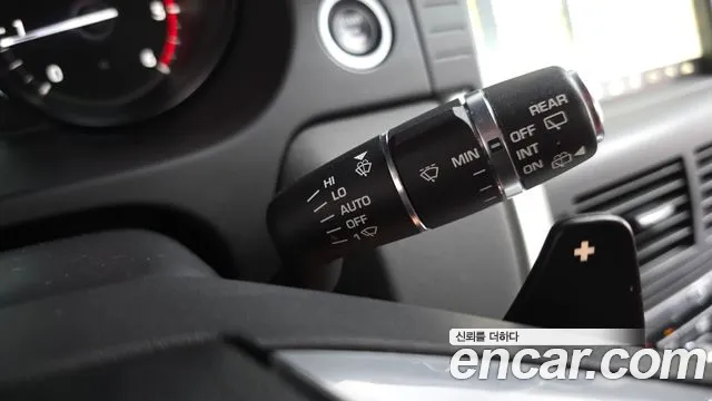 Land Rover Discovery Sport 2019 thumb 10