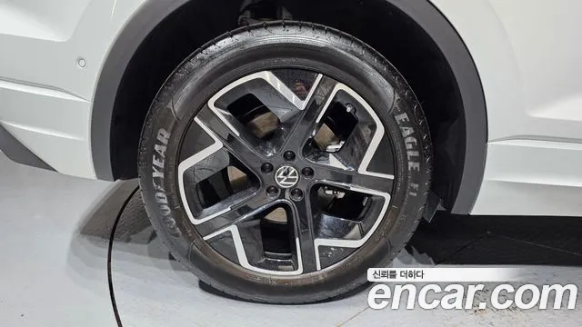 Volkswagen Touareg 2025 thumb 9