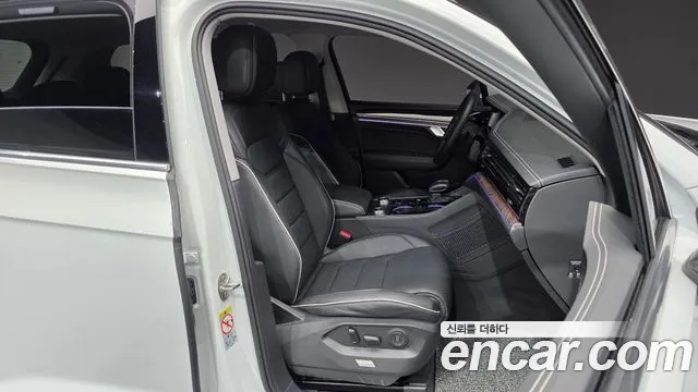 Volkswagen Touareg 2025 thumb 4