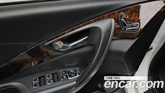 Hyundai Aslan 2015 thumb 6