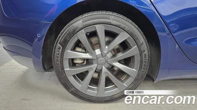 Tesla Model 3 2022 thumb 10