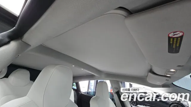Tesla Model 3 2022 thumb 11