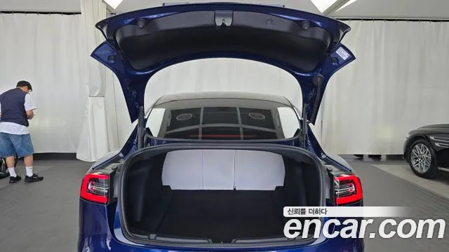 Tesla Model 3 2022 thumb 9