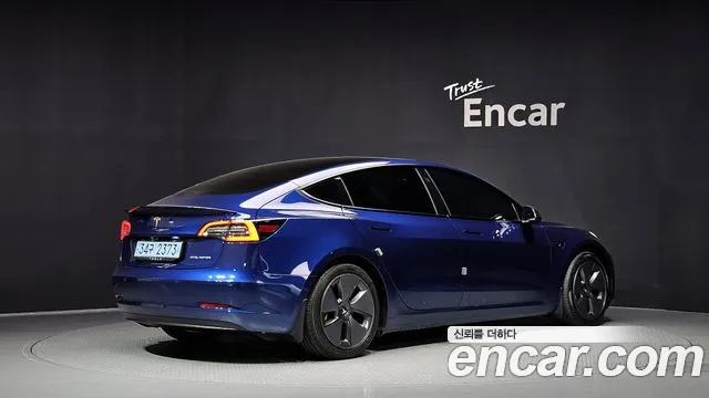 Tesla Model 3 2021 thumb 3