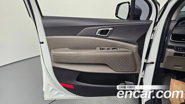 Kia Carnival 2025 thumb 9