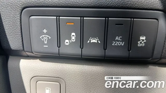Kia Carnival 2017 thumb 7