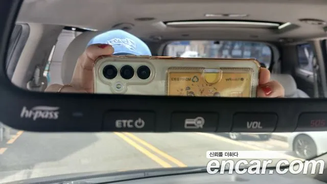 Kia Carnival 2017 thumb 3
