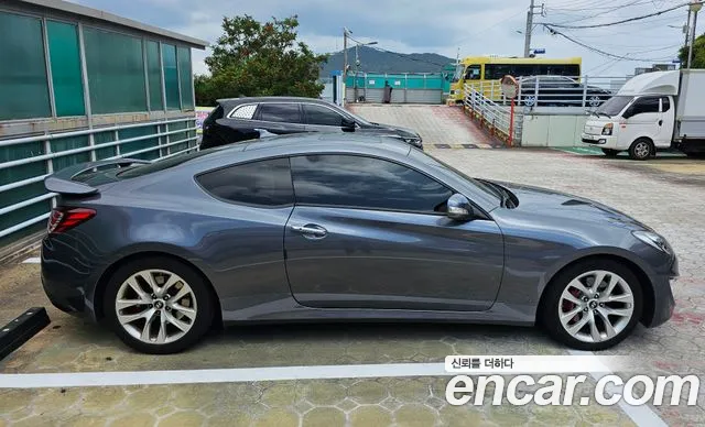 Hyundai Genesis 2014 thumb 8