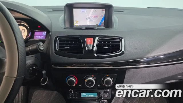 Renault Fluence 2016 thumb 9