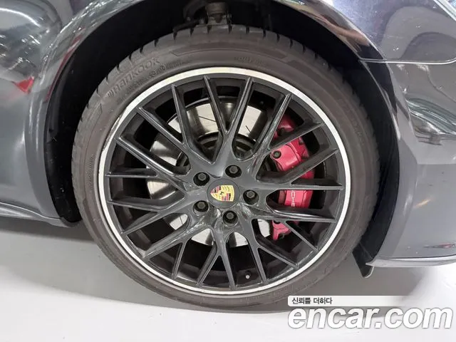 Porsche Panamera 2018 thumb 5