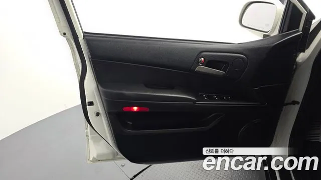 KG_Mobility_Ssangyong KORANDO 2016 thumb 12